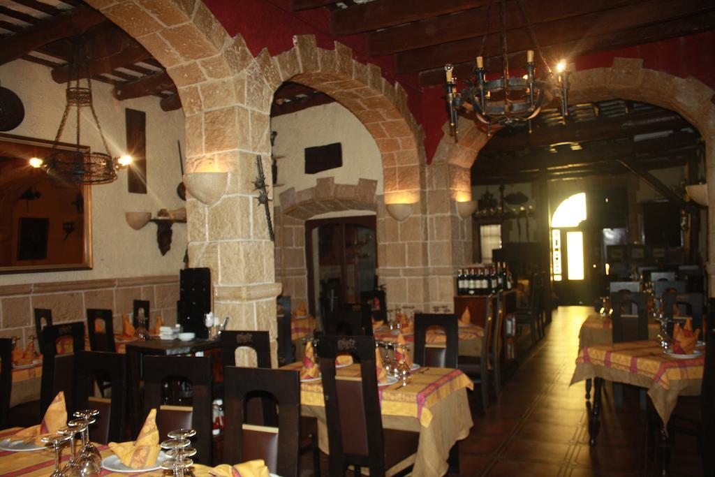 Hostal Restaurante La Diligencia Cunit Exterior photo