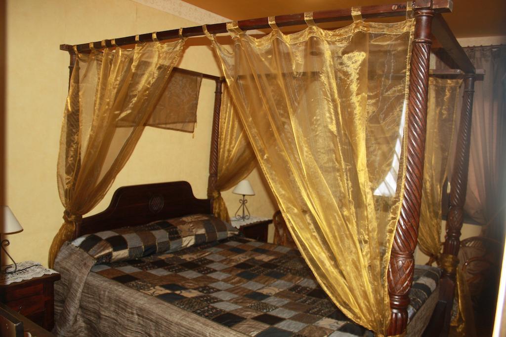 Hostal Restaurante La Diligencia Cunit Room photo