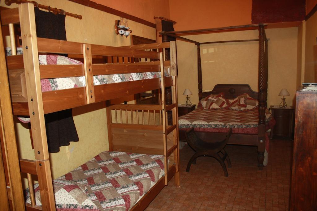 Hostal Restaurante La Diligencia Cunit Room photo