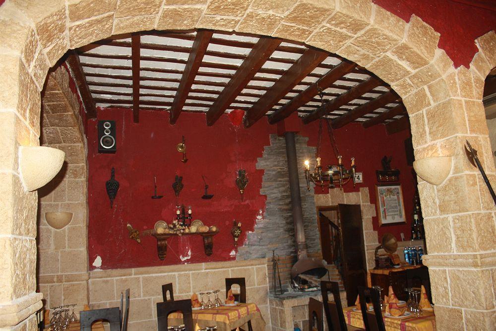 Hostal Restaurante La Diligencia Cunit Exterior photo