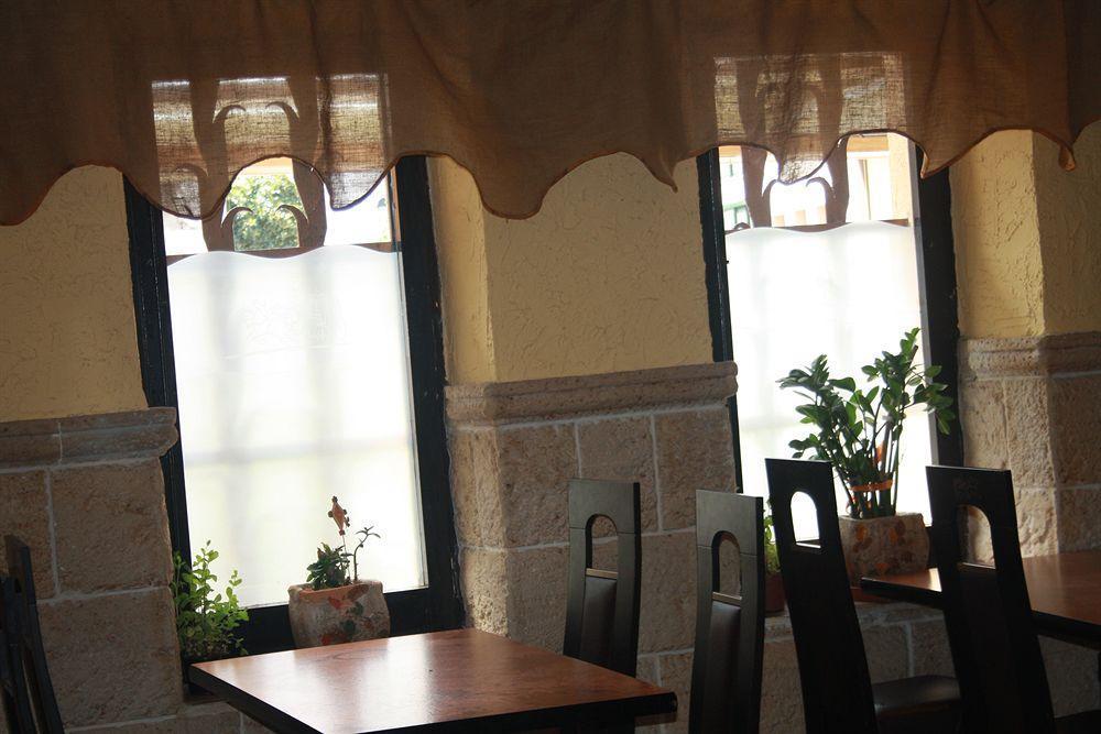 Hostal Restaurante La Diligencia Cunit Exterior photo