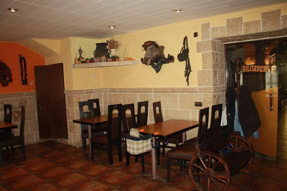 Hostal Restaurante La Diligencia Cunit Exterior photo