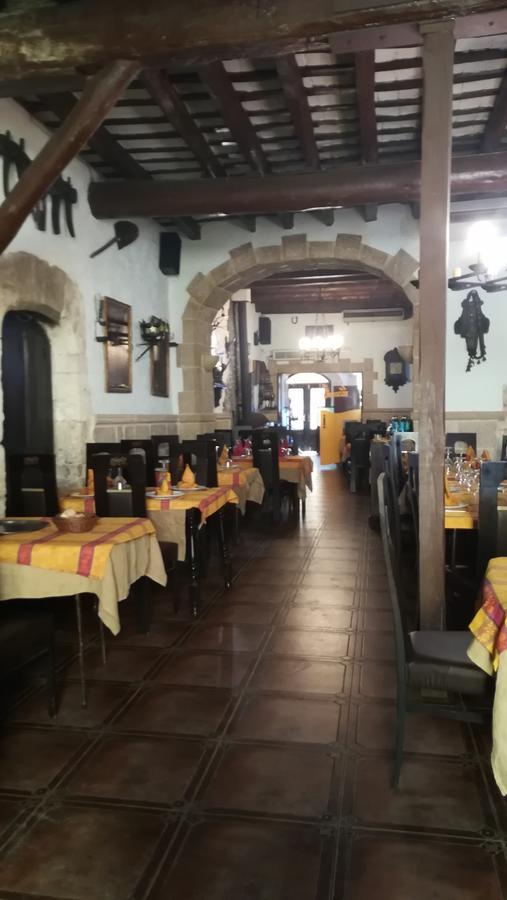 Hostal Restaurante La Diligencia Cunit Exterior photo